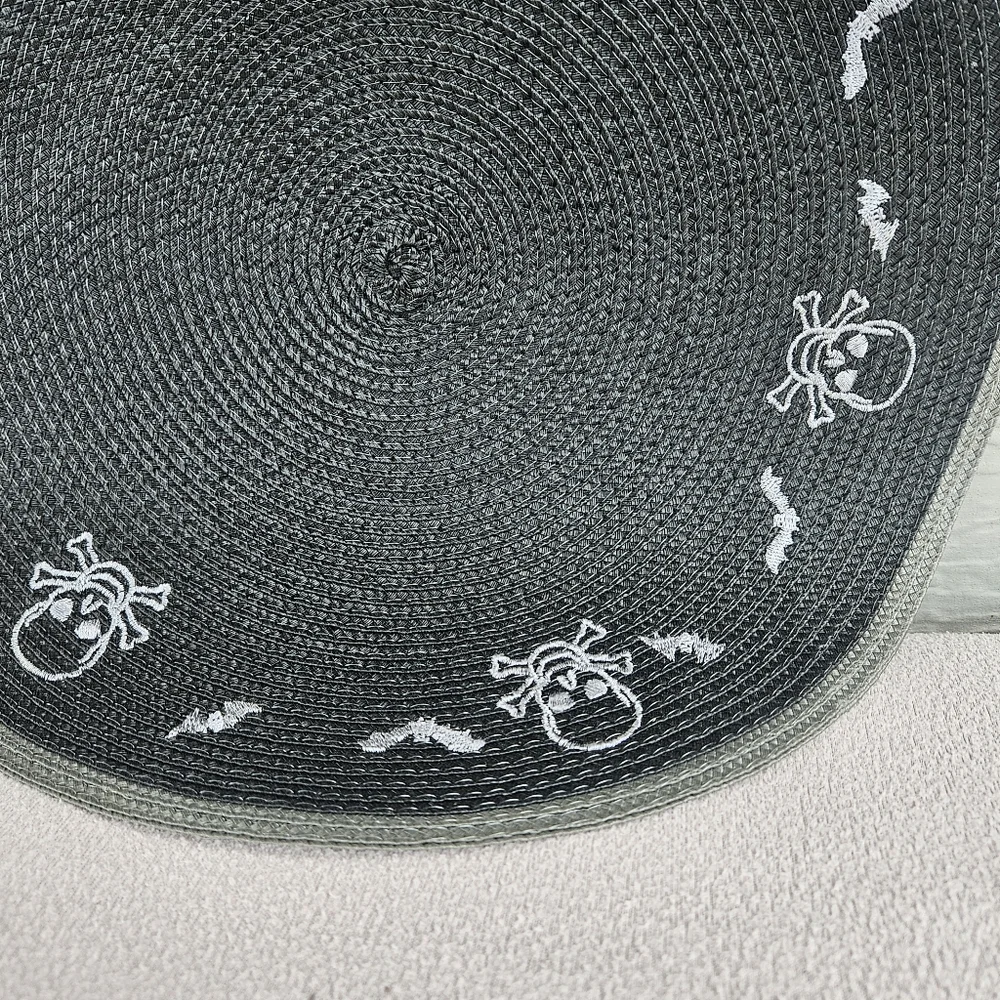 Kohls Halloween Placemat Round Skull Crossbones Bat Black Weave 15